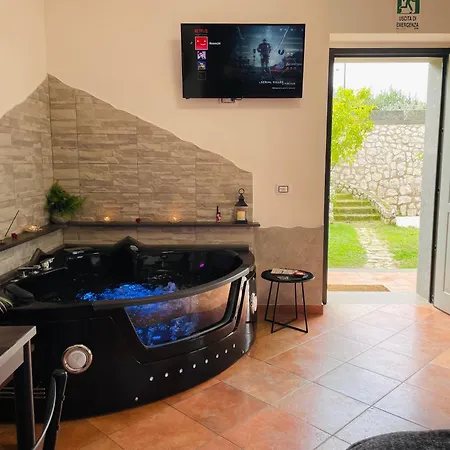 Room24 Relax & Wellness Vendégház