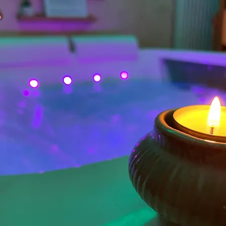 Vendégház Room24 Relax & Wellness 3*