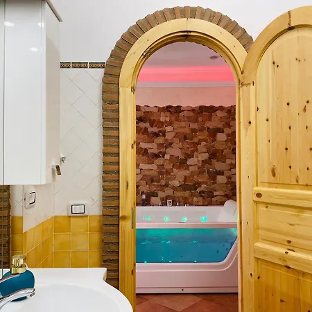 Vendégház Room24 Relax & Wellness 3*